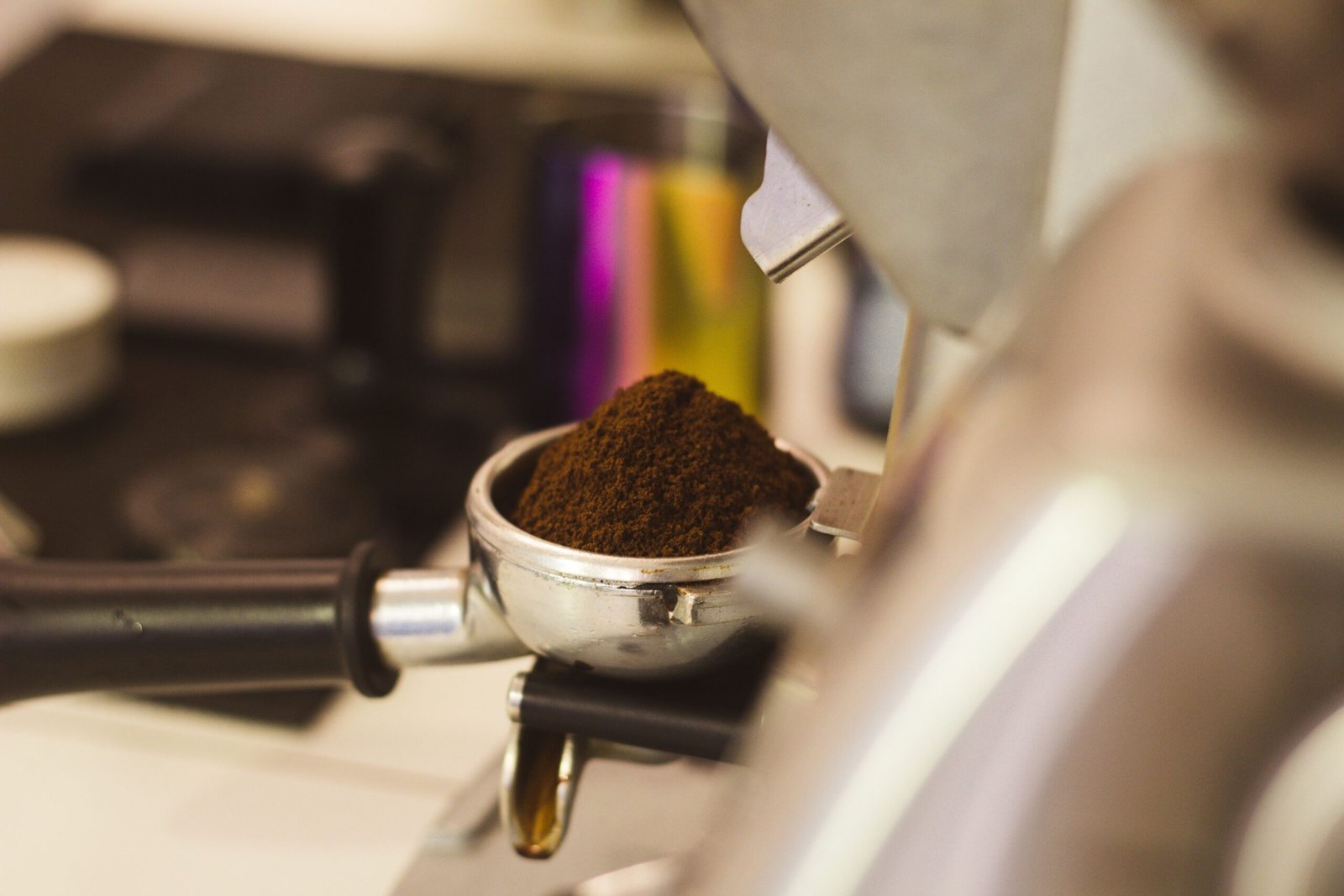 Single Dose Coffee Grinder: 7 Amazing Ways to Maximize Flavor (Proven Guide) 1 pexels far mwx 677924182 20440417 scaled Appliance Buying Guide